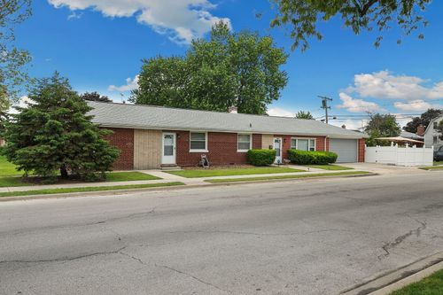 8900 S Utica Ave, Evergreen Park, IL, 60805-1231 | Card Image