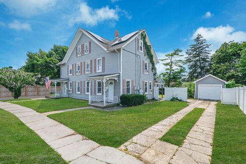 46 Lincoln Ave, Sayville, NY, 11782-2702 | Card Image