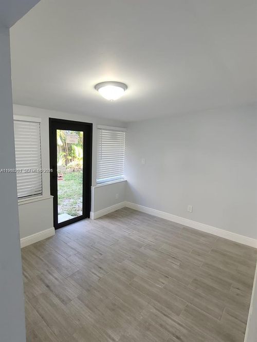 r-2008 Ne 4th Ave, Wilton Manors, FL, 33305-2044 | Card Image