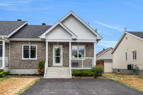 {{alt}} | Card Image