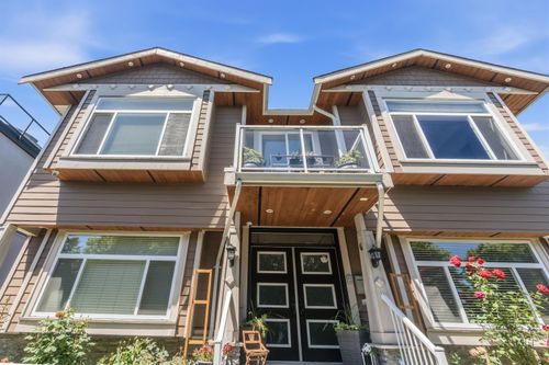 331 8th Ave E, New Westminster, BC, V3L4K7 | Card Image
