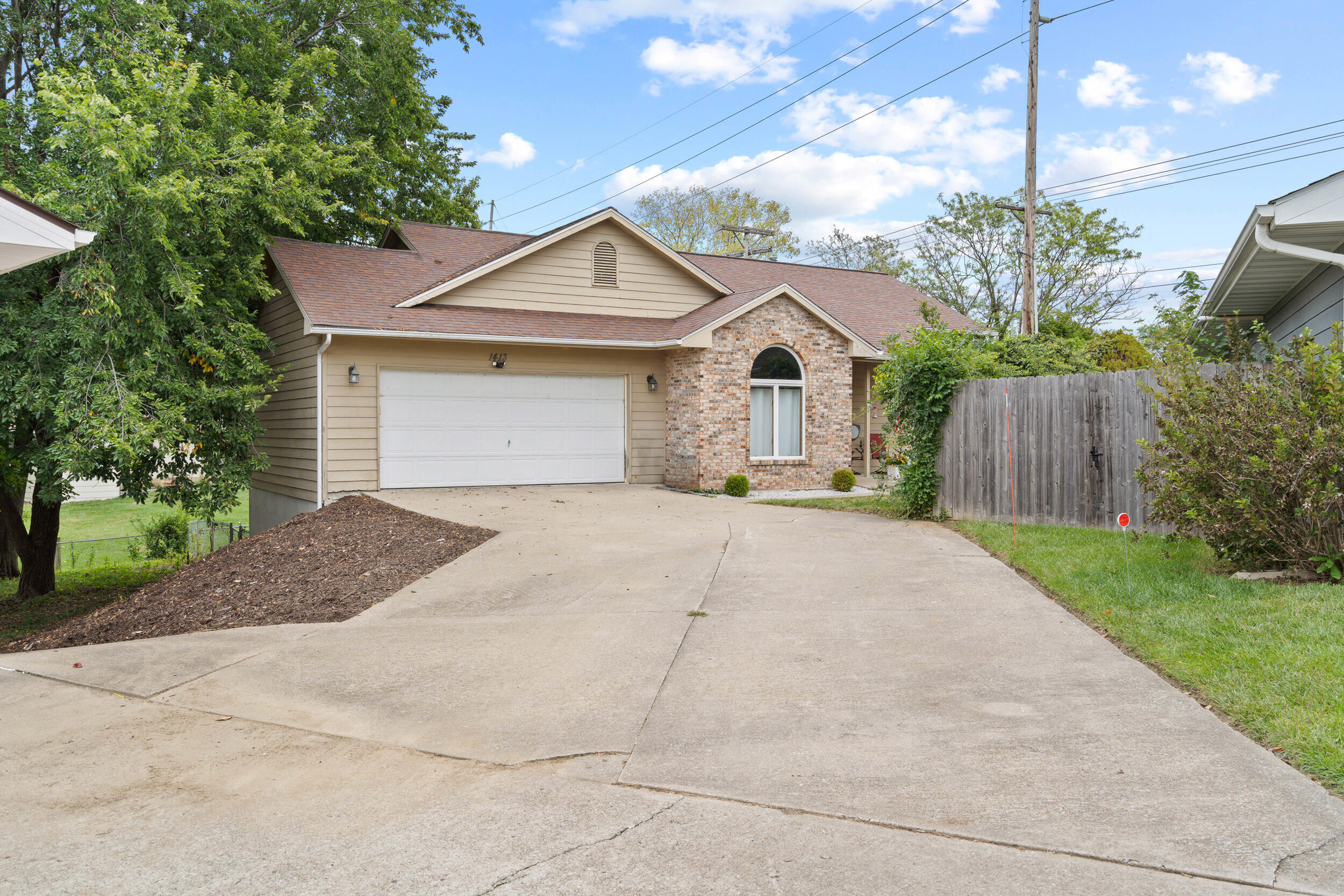 Azalea St, Columbia, MO 65201