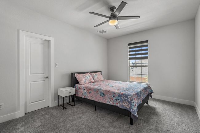 Guest bedroom upstairs - 3rd bedroom | Image 29