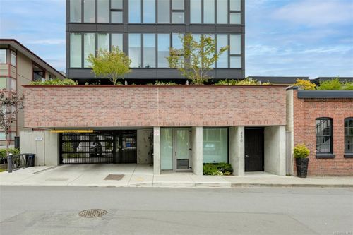 204-430 Parry St, Victoria, BC, V8V2H7 | Card Image