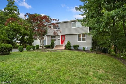 11 Abington Rd, West Orange, NJ, 07052-3605 | Card Image