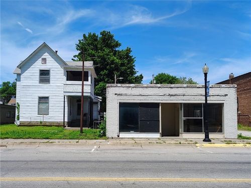 220-216-220 W Main St, Chanute, KS, 66720-1753 | Card Image