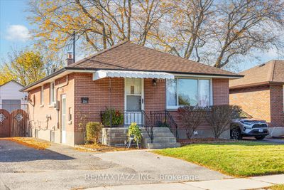 256 Baldwin St, House other with 2 bedrooms, 2 bathrooms and 3 parking in Oshawa ON | Image 1