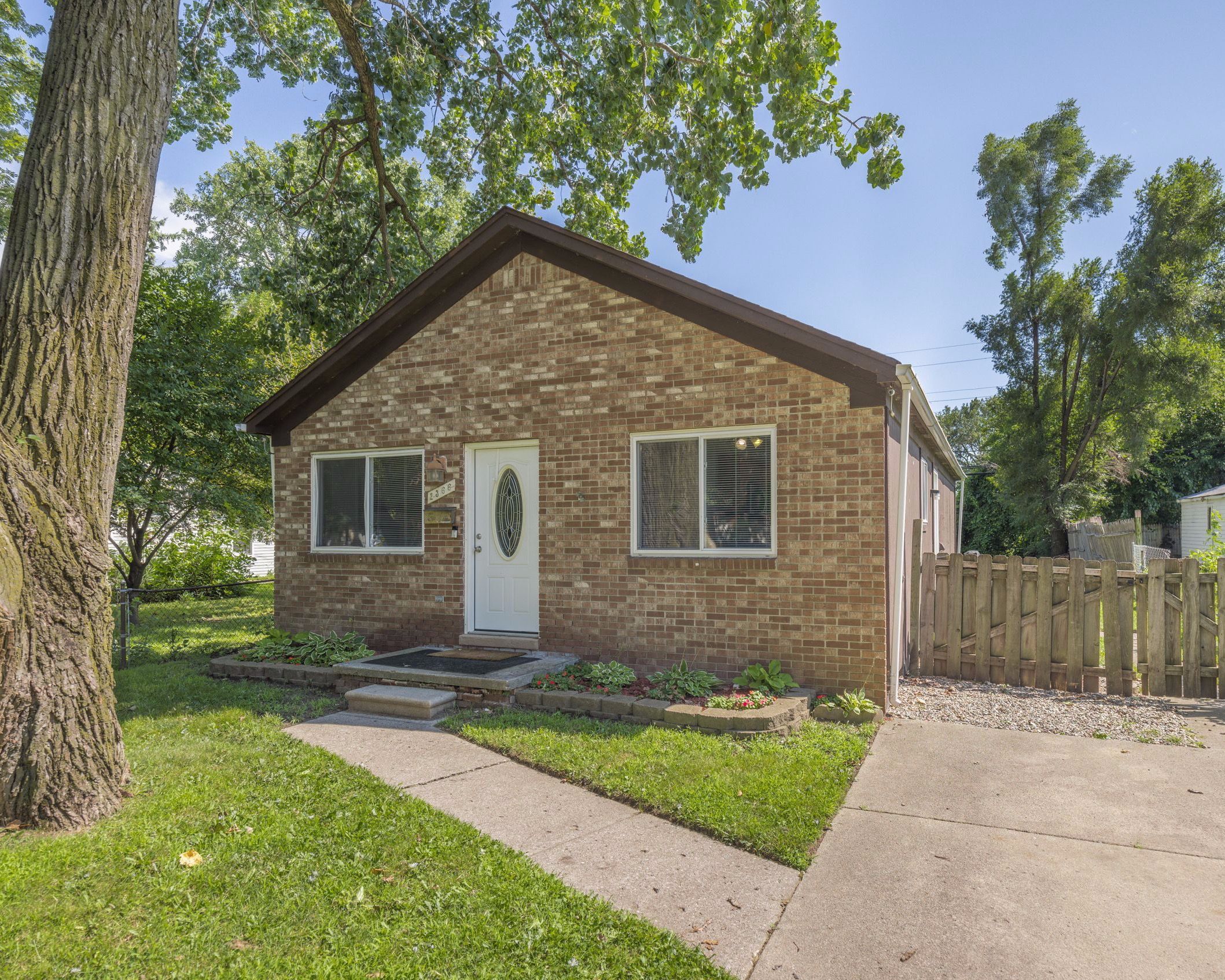 Capitol Ave, Warren, MI 48091