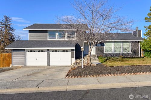 306 Belmont Ave, Moses Lake, WA, 98837-2514 | Card Image