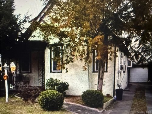 735 Wesley St, North Baldwin, NY, 11510-1431 | Card Image