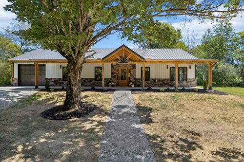 1343 Summertown Hwy, Hohenwald, TN, 38462-5716 | Card Image