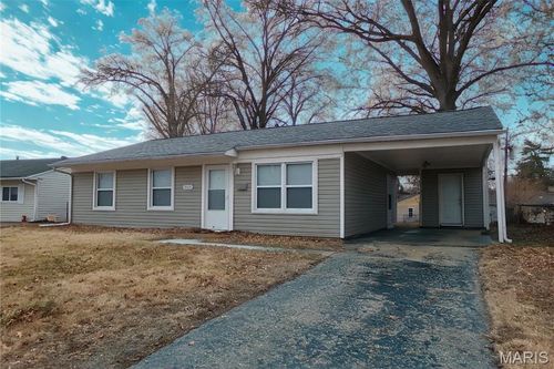 860 Saint Bartholomew Drive, Cahokia, IL, 62206 | Card Image