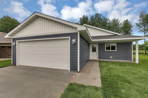 1015 3rd Ave Ne, Milaca, MN, 56353-1803 | Card Image