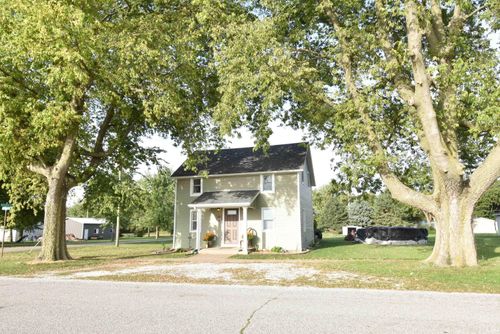 308 S Locust St, Earl Park, IN, 47942-8688 | Card Image