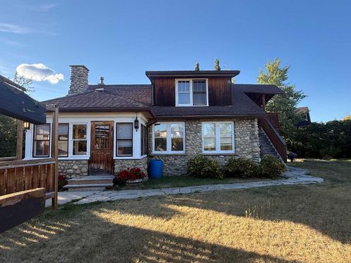 218 Patricia St, Jasper, AB, T0E1E0 | Card Image