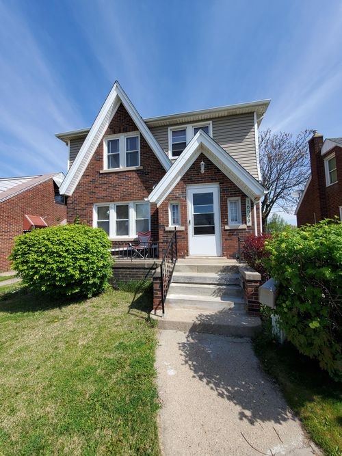 16099 Stephens Dr, Eastpointe, MI, 48021-1649 | Card Image