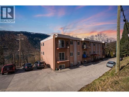 402-191 Trevor Street, Nelson, BC, V1L2W2 | Card Image