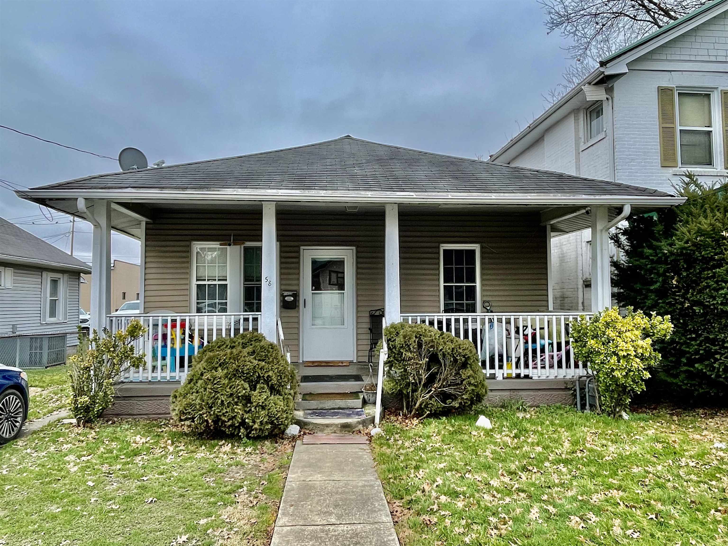 Riverside Dr, South Charleston, WV 25303