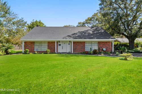 1710 Bates St, Pascagoula, MS, 39581-2217 | Card Image