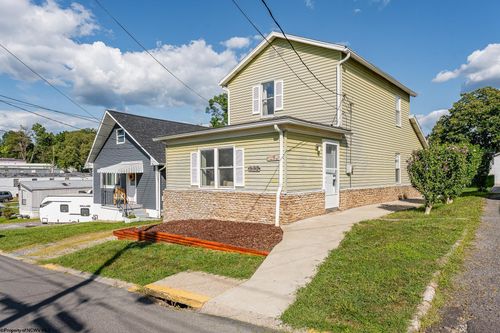 532 &amp; 532 1/2 Herman Avenue, Star City, WV, 26505 | Card Image