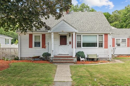 26 E Dexter Ave, Woburn, MA, 01801-1693 | Card Image