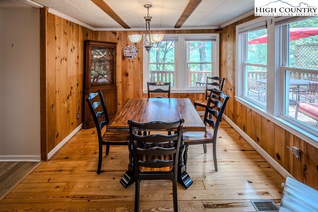 492 Skyland View Dr, House other with 3 bedrooms, 2 bathrooms and null parking in Blowing Rock NC | Image 11