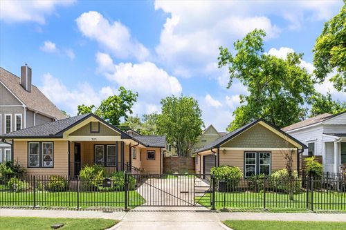 924 E 27th St, Houston, TX, 77009-1016 | Card Image