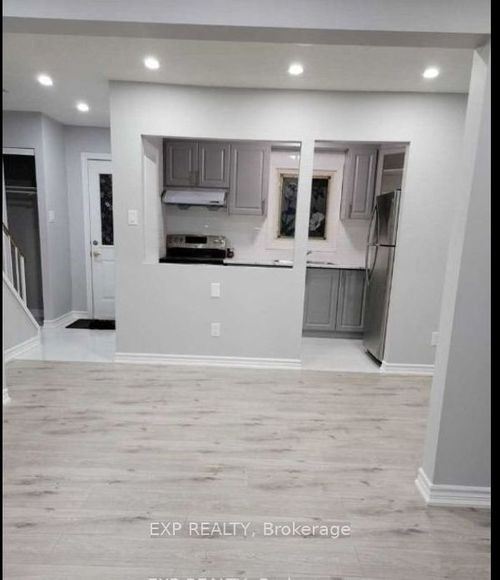 40 Gladstone Sq, Brampton, ON, L6S2H5 | Card Image