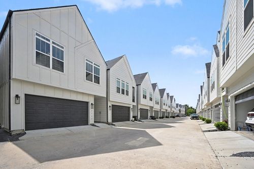 5734 White Magnolia St, Houston, TX, 77091-1635 | Card Image