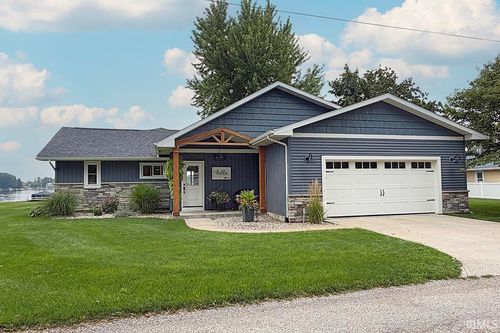11195 W 805 N, Shipshewana, IN, 46565-9573 | Card Image