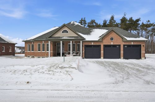 4 Forest Heights Crt, Oro Medonte, ON, L0L2E0 | Card Image