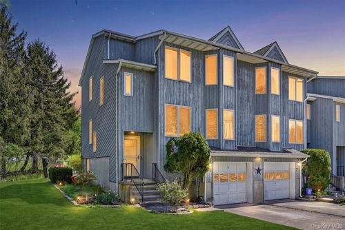 5 Mayer Dr, Middletown, NY, 10940-3349 | Card Image