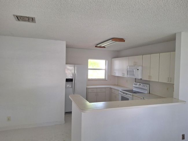 701 Nw 15 Th Ct, House other with 4 bedrooms, 2 bathrooms and null parking in Pompano Beach FL | Image 8