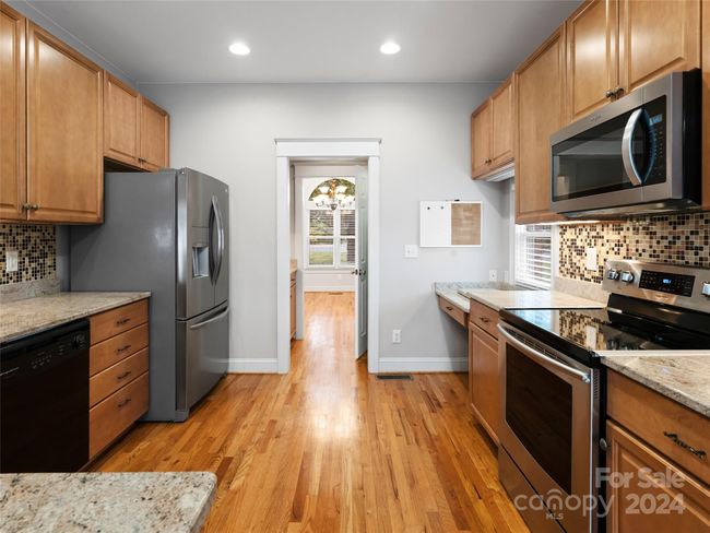 Kitchen | Image 12