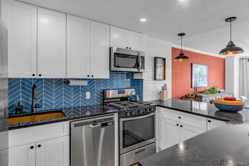 11de-345 E 93rd St, New York, NY, 10128-5515 | Card Image