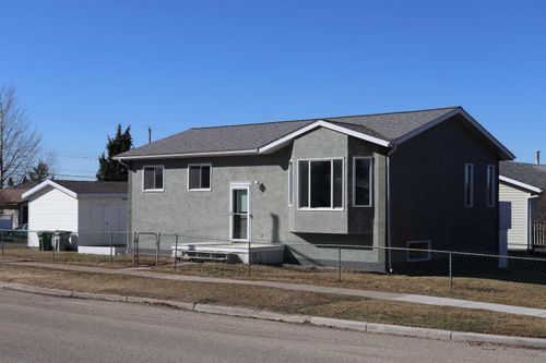 5105 8 Ave, Edson, AB, T7E1K6 | Card Image