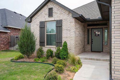 4604 Bermuda Dr, Mustang, OK, 73064-1075 | Card Image