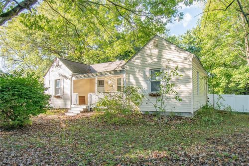 3539 Carper Ave, Akron, OH, 44312-3607 | Card Image