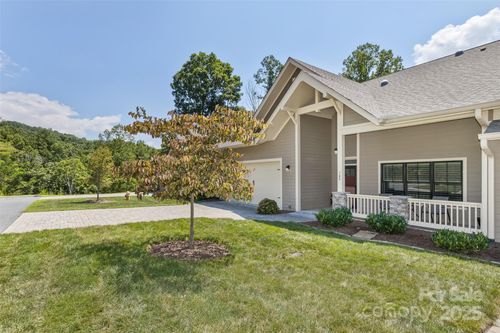 162 Copper Valley Ln, Hendersonville, NC, 28739-0136 | Card Image