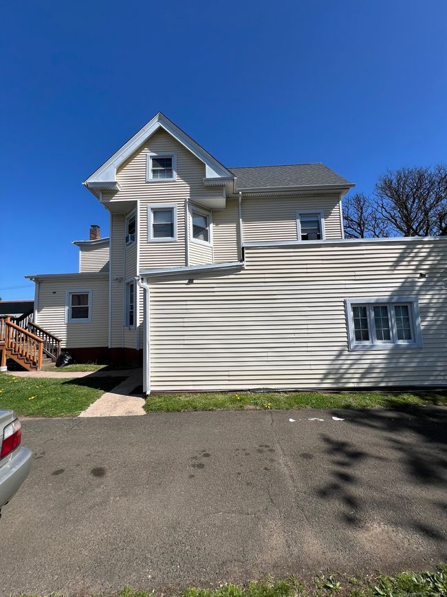 1 - 982 Dixwell Ave, Home with 2 bedrooms, 1 bathrooms and null parking in Hamden CT | Image 13