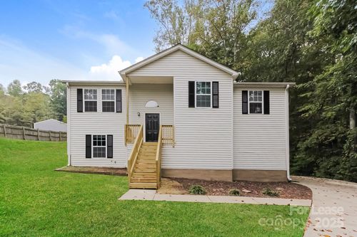5655 Leatherwood Ln, Harrisburg, NC, 28075-5013 | Card Image