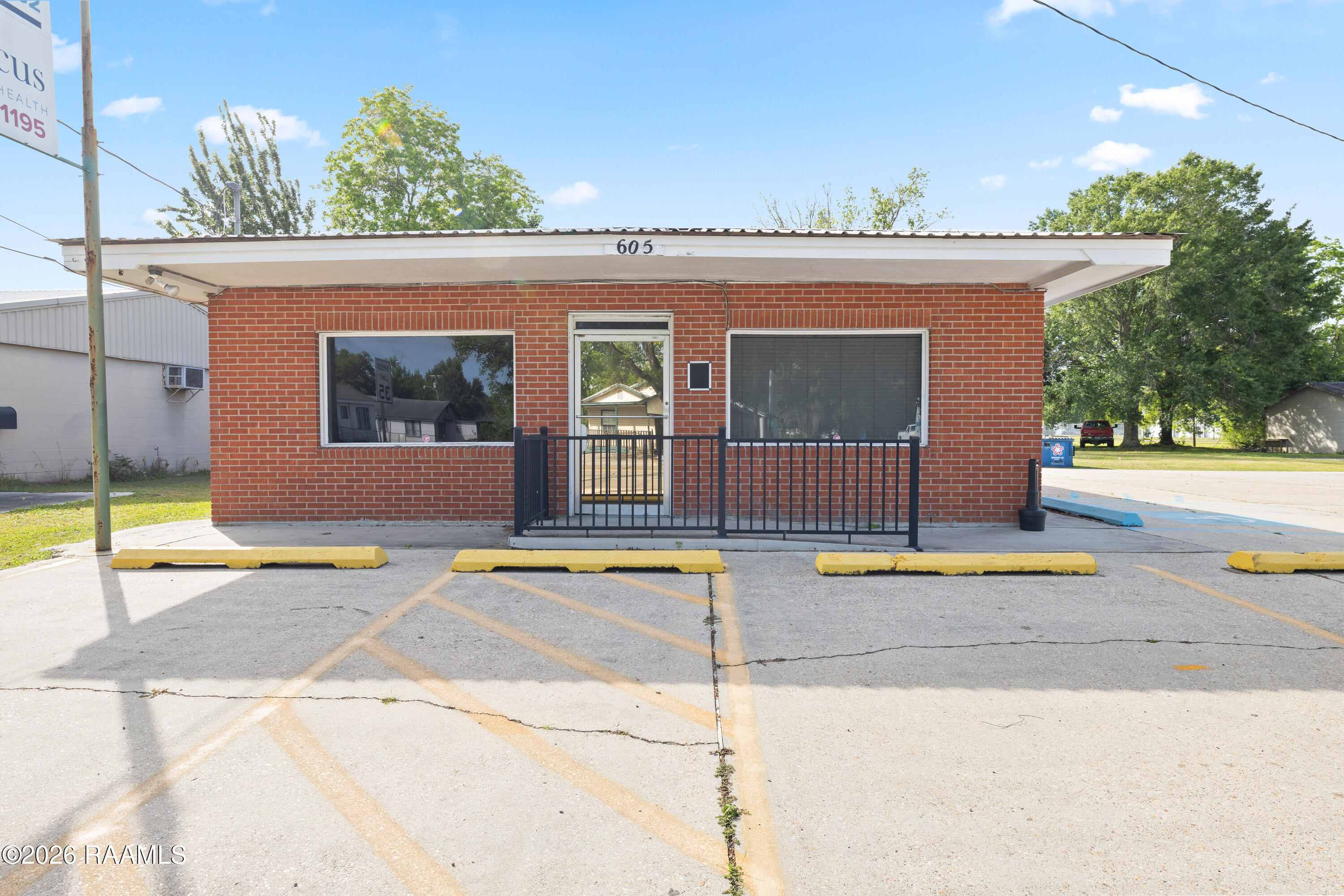 605 S Lewis St, New Iberia, LA 70563