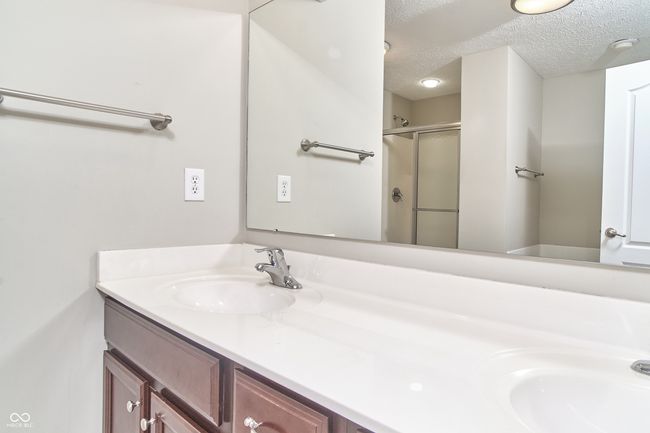 13499 Molique Blvd, Townhouse with 2 bedrooms, 3 bathrooms and null parking in Fishers IN | Image 52