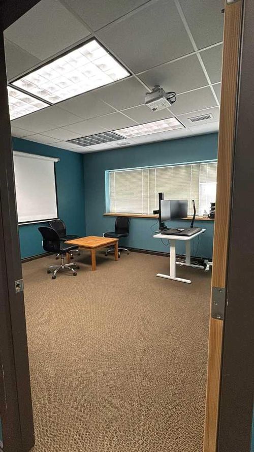 221-2770 3 Avenue Ne, Calgary, AB, T2A2L5 | Card Image