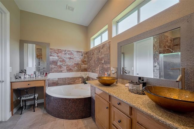 610 Wrangler Rd, Home with 4 bedrooms, 3 bathrooms and 2 parking in Wallis TX | Image 46