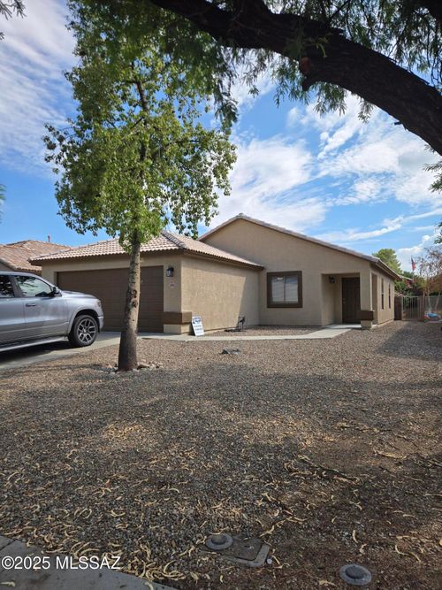 2886 W Simplicity Dr, Tucson, AZ, 85741-1577 | Card Image
