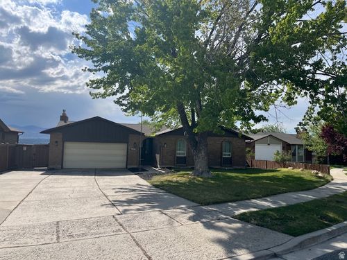 9926 Lannae Dr, Sandy, UT, 84094-4038 | Card Image