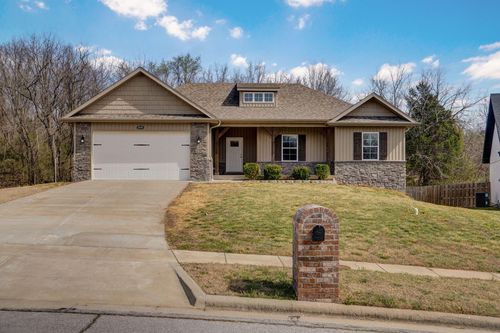 3098 S Suburban Ave, Springfield, MO, 65807-8724 | Card Image