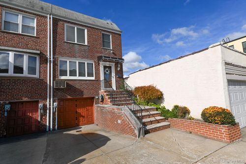 7112 71st Place, New York, NY, 11385 | Card Image