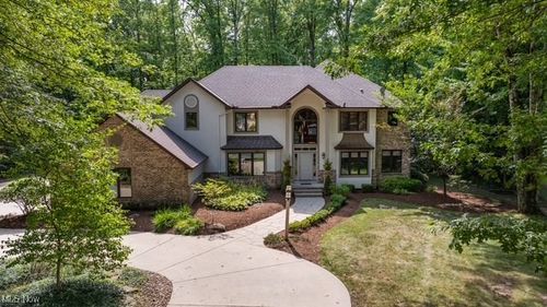 9550 Hunt Club Trl Ne, Warren, OH, 44484-1724 | Card Image